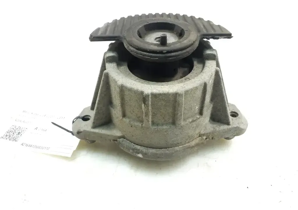 ENGINE MOUNTING